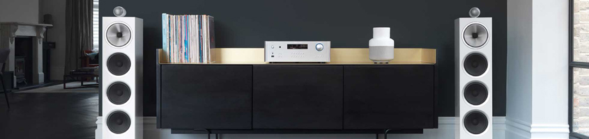 702 S2 Satin White with RA-1572 Centred Grilles Off