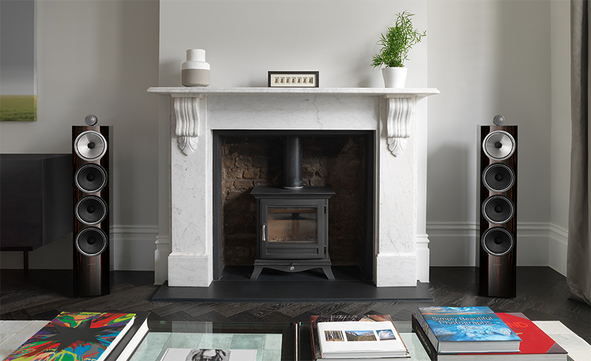 702 S2 Black Gloss with RA-1572 Fireplace Grilles Off
